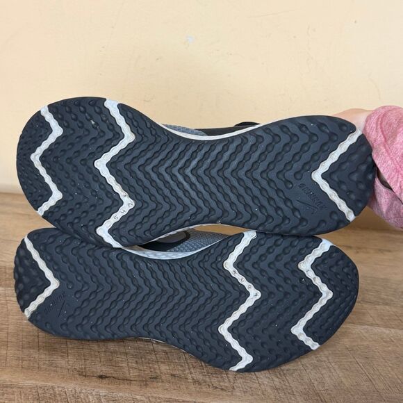 Nike Revolution 5 Gray Black Pink Womens US Size 8 BQ3207-004 Running Shoes - Picture 6 of 7